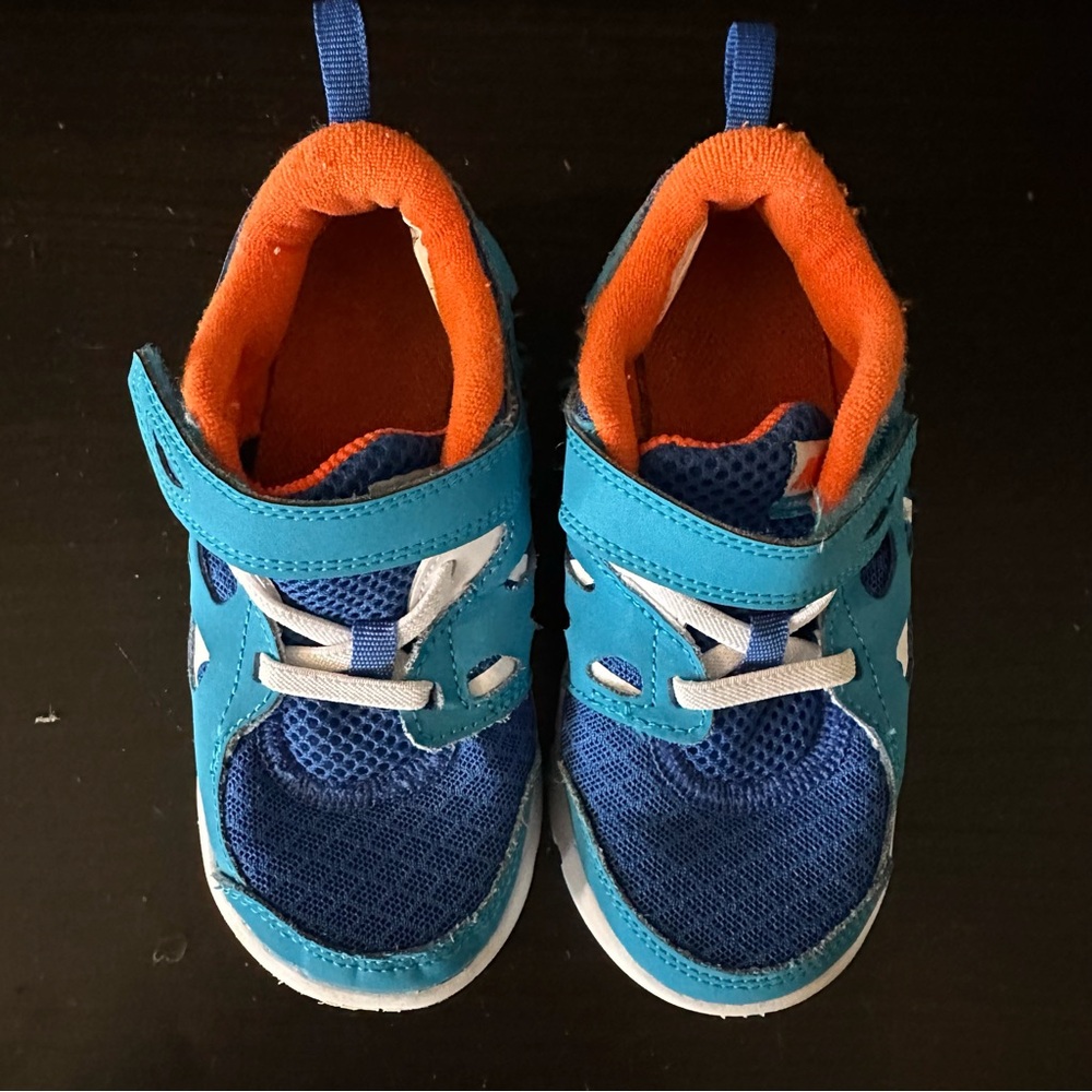 Nike Velcro Sneakers